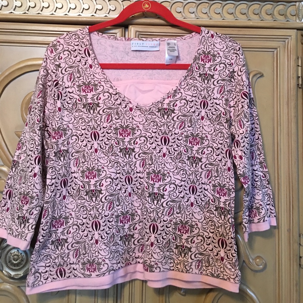 🦋 First Issue Liz Claiborne co top pink w/flower LG